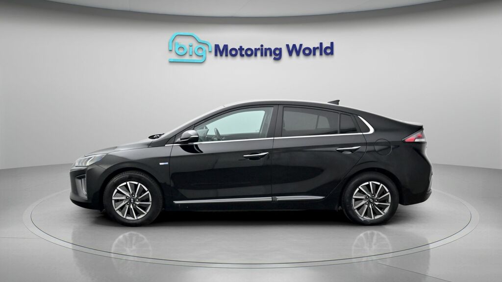 Hyundai Ioniq Premium Se Black #4
