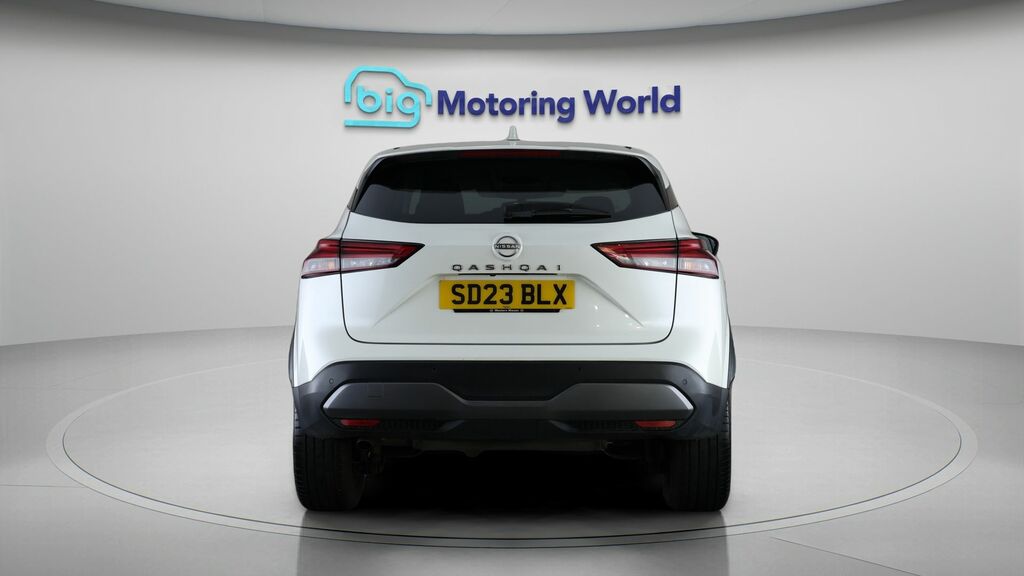 Nissan Qashqai N-connecta SD23BLX White #6