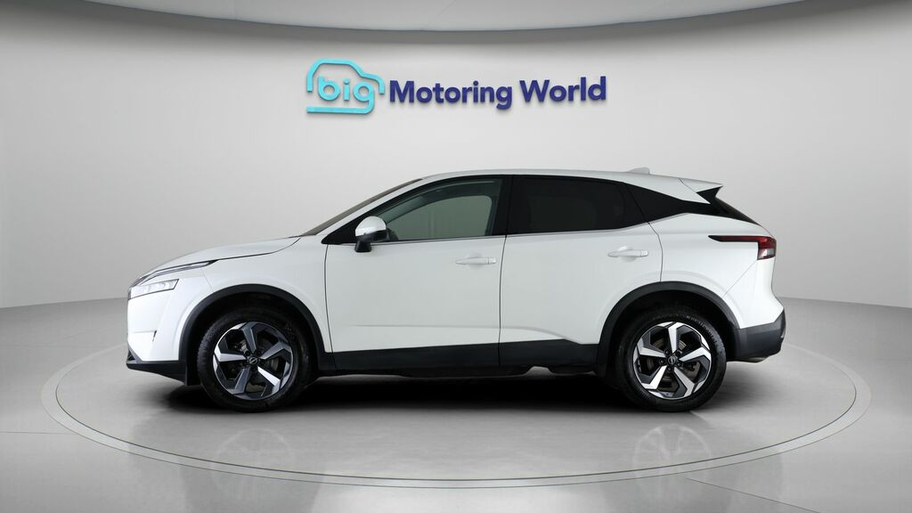 Nissan Qashqai N-connecta SD23BLX White #4