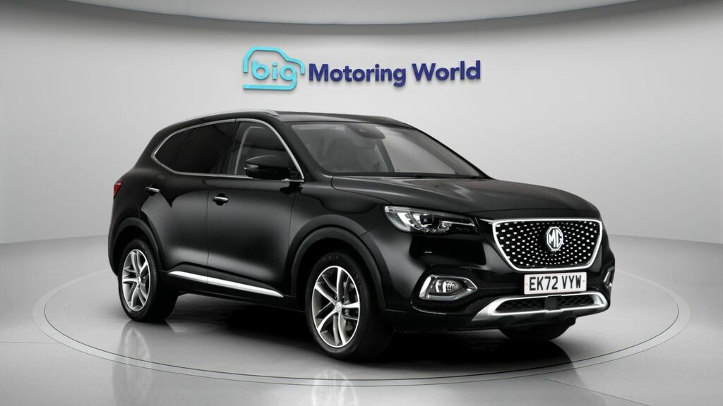 MG HS Exclusive EK72VYW Black