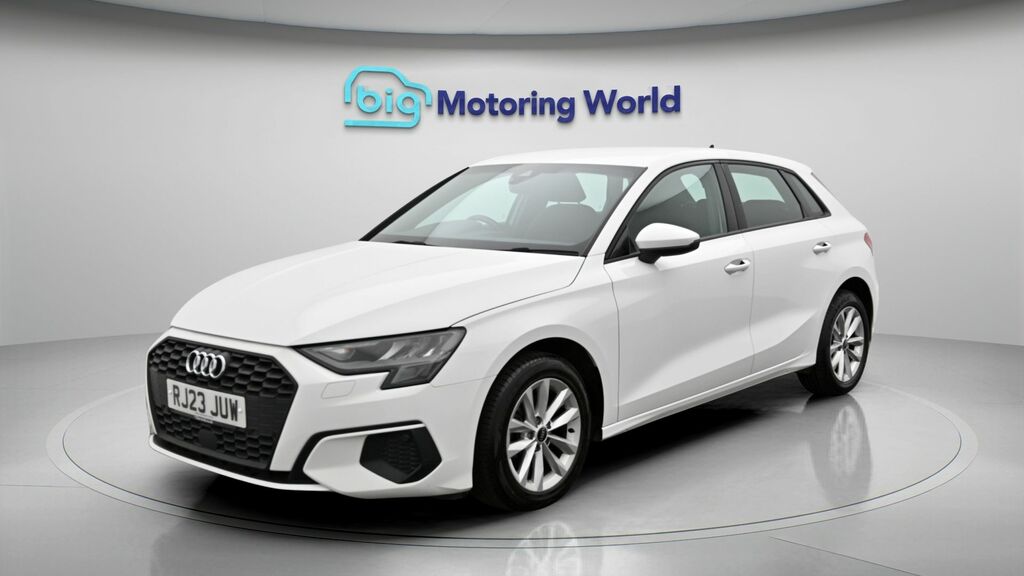 Audi A3 Technik RJ23JUW White #3