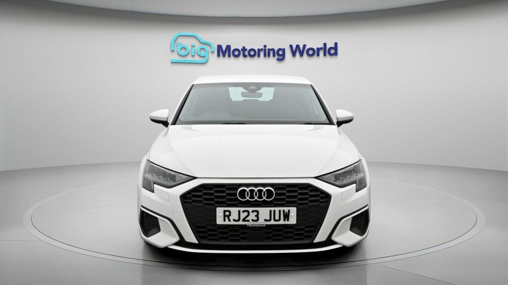 Audi A3 Technik RJ23JUW White #2