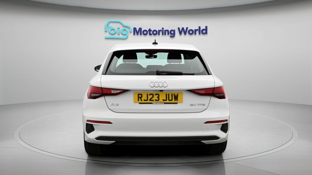 Audi A3 Technik RJ23JUW White #6
