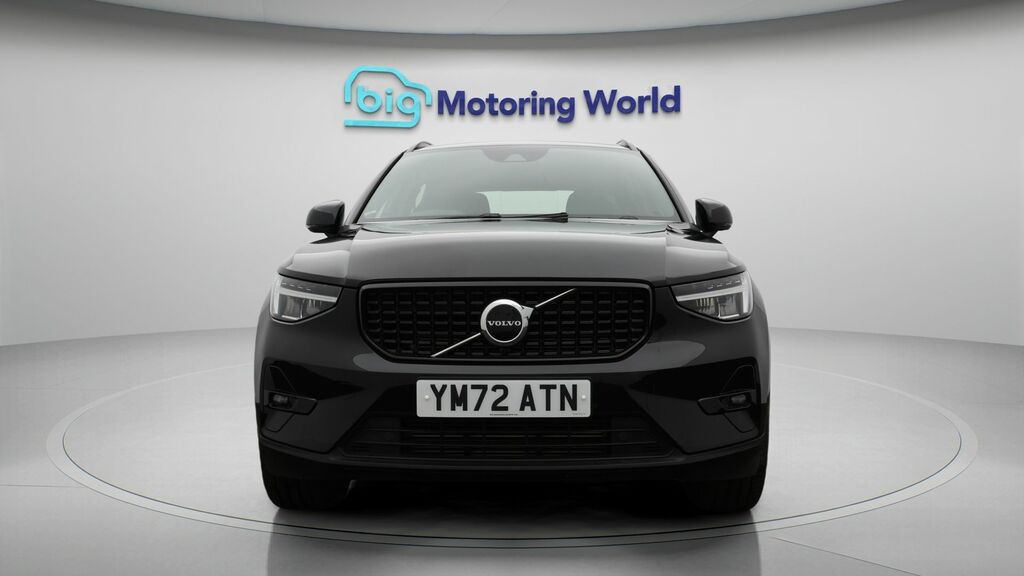 Volvo XC40 Plus Black #2
