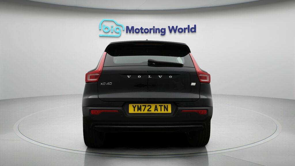 Volvo XC40 Plus Black #6