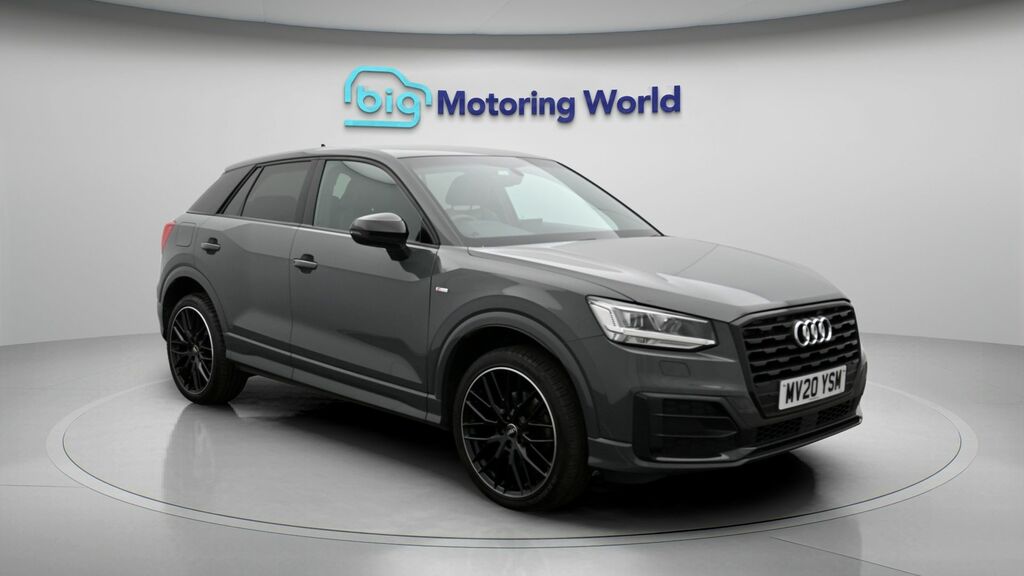 Audi Q2 Black Edition Grey