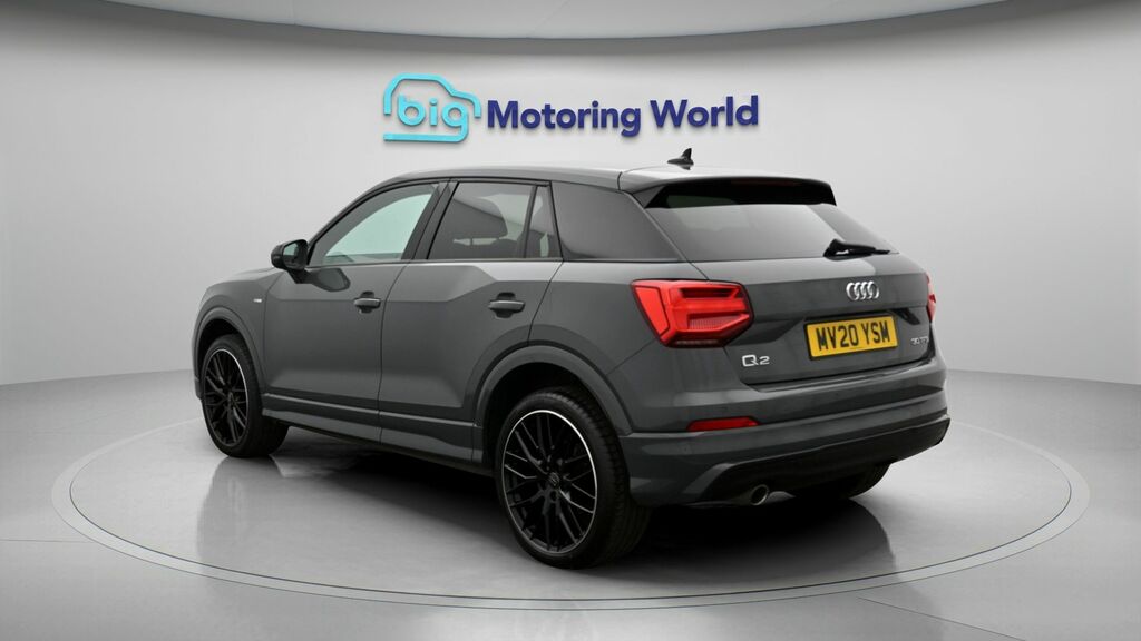 Audi Q2 Black Edition Grey #5