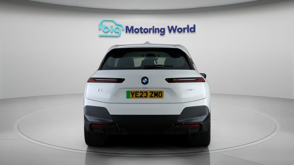 BMW iX Sport White #6