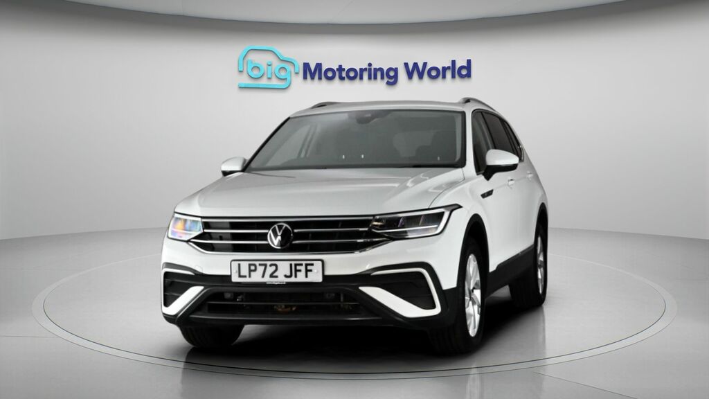 Volkswagen Tiguan Allspace Life White #3