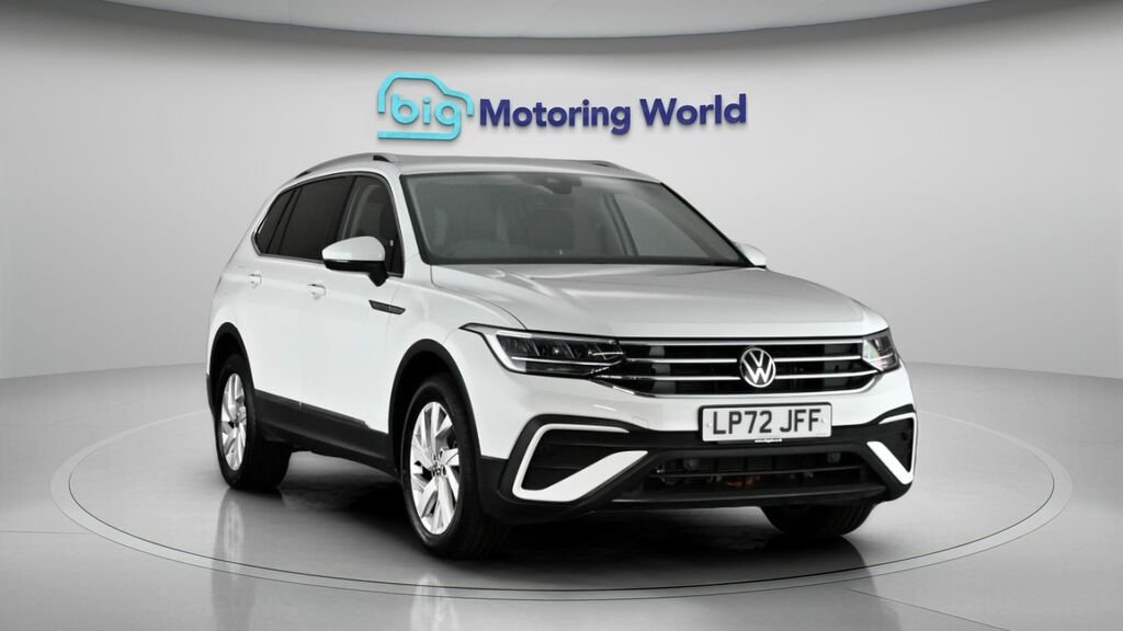 Volkswagen Tiguan Allspace Life White #2