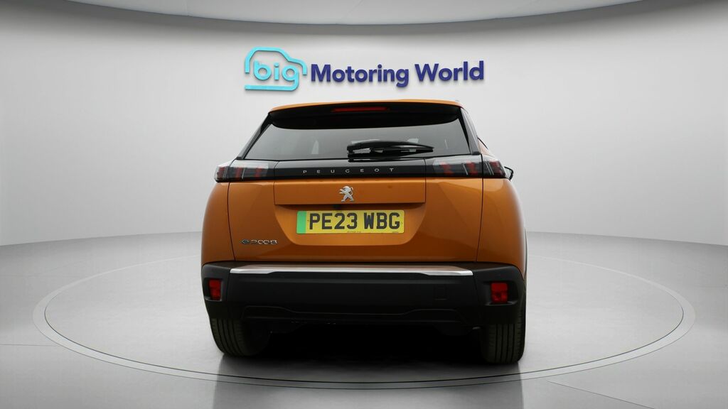 Peugeot e-2008 Allure Premium PE23WBG Orange #6