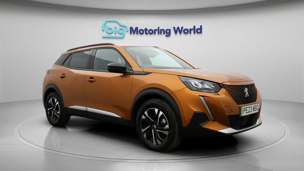 Peugeot e-2008 Allure Premium Orange