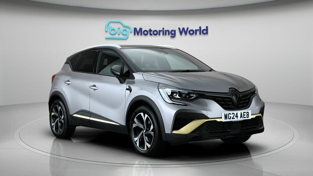 Renault Captur E-tech Engineered Black