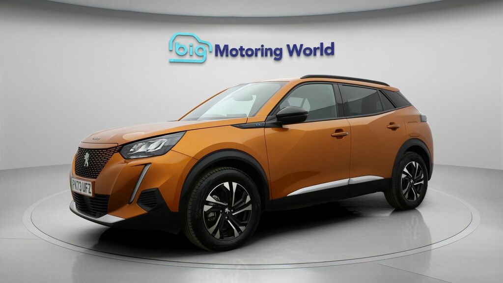Peugeot e-2008 Allure Premium Orange #3