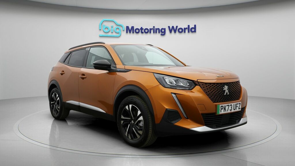 Peugeot e-2008 Allure Premium Orange
