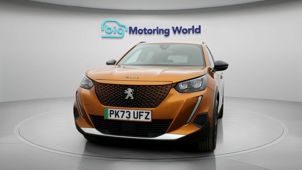 Peugeot e-2008 Allure Premium Orange #2