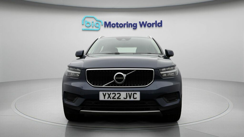 Volvo XC40 Momentum YX22JVC Blue #2