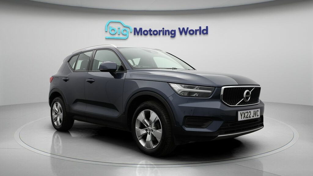 Volvo XC40 Momentum Blue
