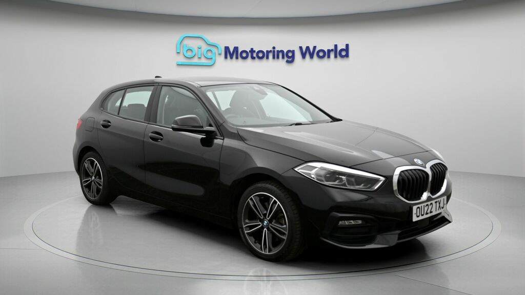 BMW 1 Series Sport Black