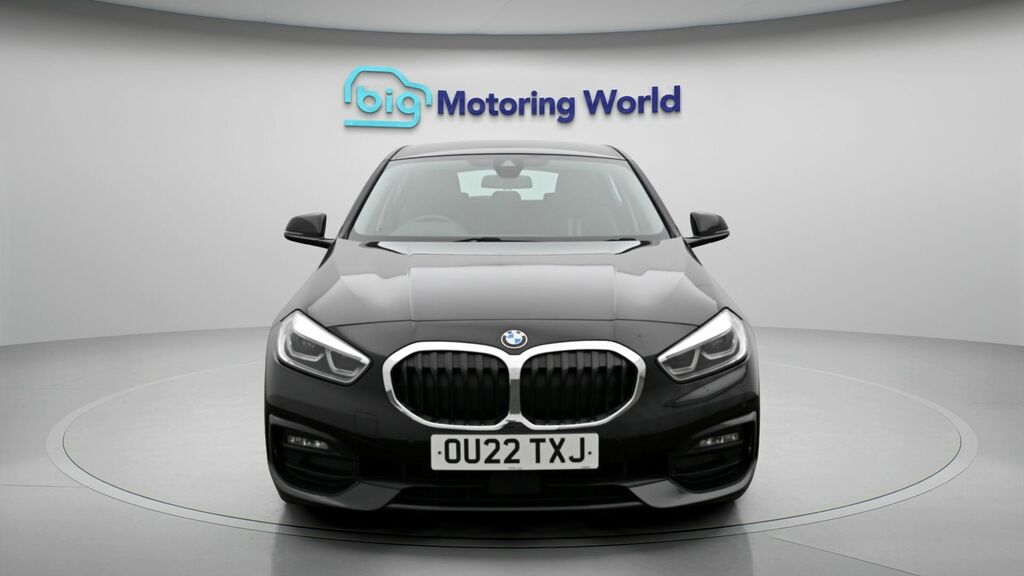 BMW 1 Series Sport Black #2