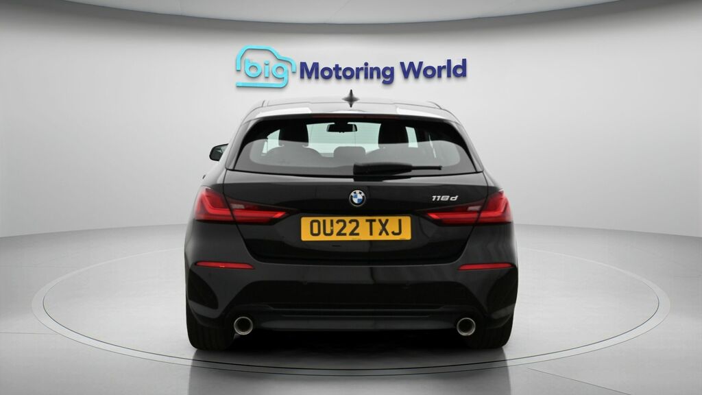 BMW 1 Series Sport Black #6