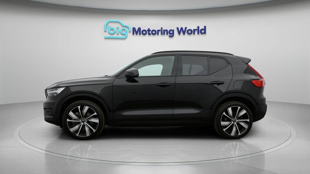 Volvo XC40 Ultimate Black #4