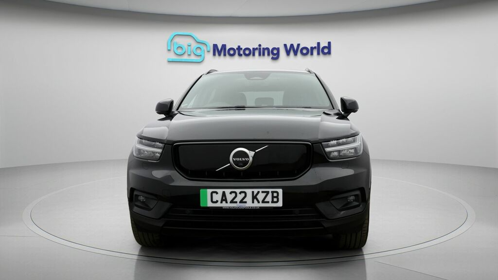 Volvo XC40 Ultimate Black #2