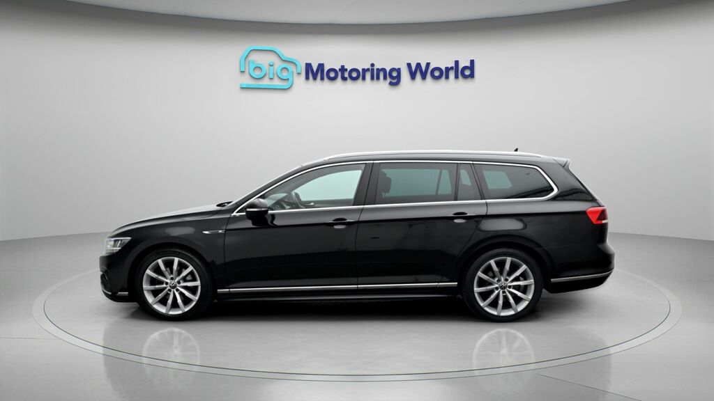 Volkswagen Passat R-line RJ23HKW Black #4