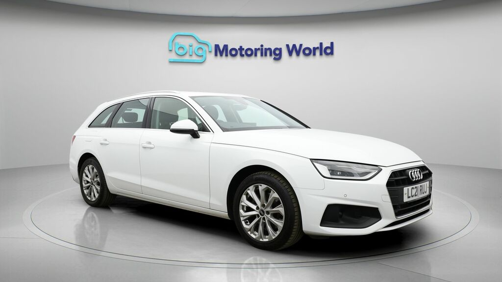 Audi A4 Avant Technik White
