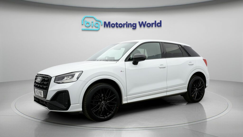Audi Q2 Black Edition HV21PWX White #3