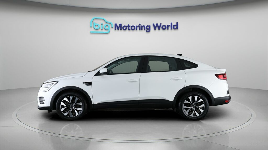 Renault Arkana Iconic White #4