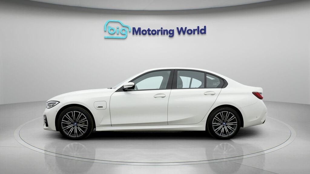 BMW 3 Series M Sport KR22XCK White #4