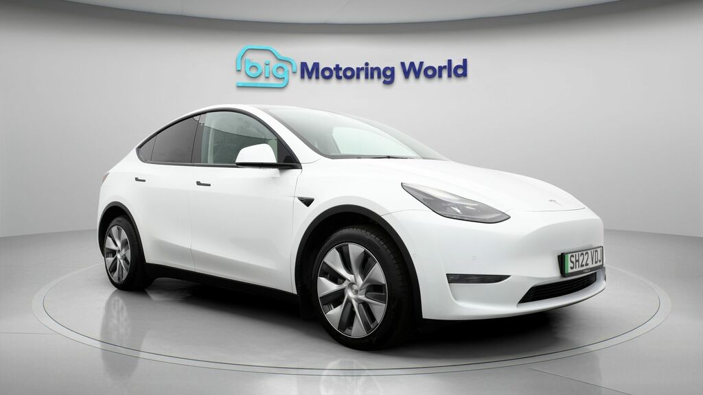 Tesla Model Y Long Range SH22VDJ White