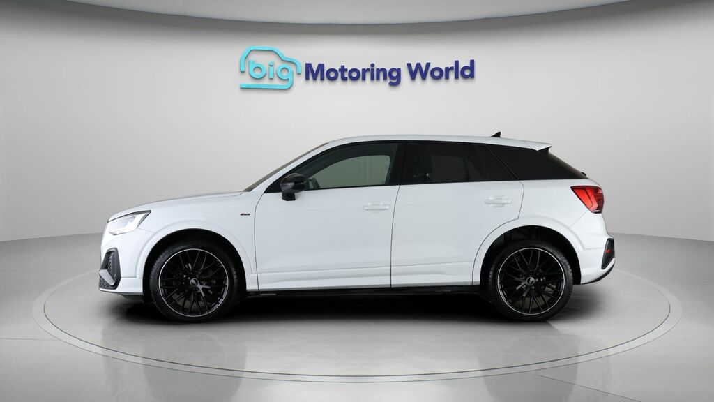 Audi Q2 Black Edition BK21ZSG White #4