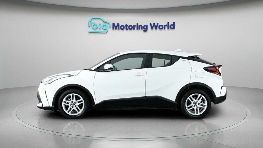 Toyota C-Hr Icon YS23NSY White #4