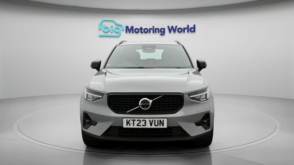 Volvo XC40 Plus Dark KT23VUN Grey #2