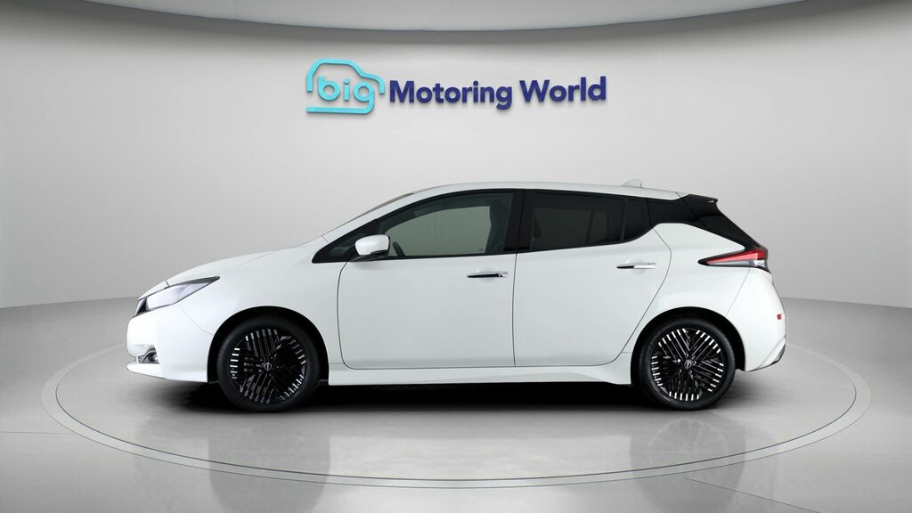 Nissan Leaf Tekna MF73YXS White #4