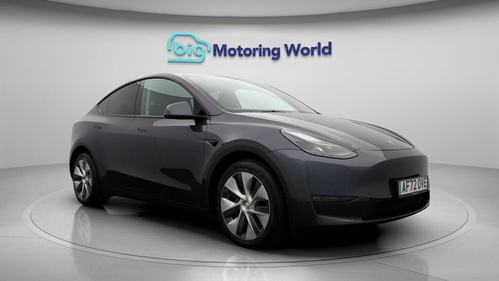 Tesla Model Y Long Range AF72OVE Grey