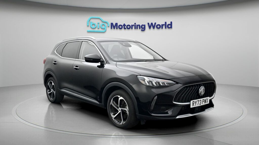 MG HS Trophy Black