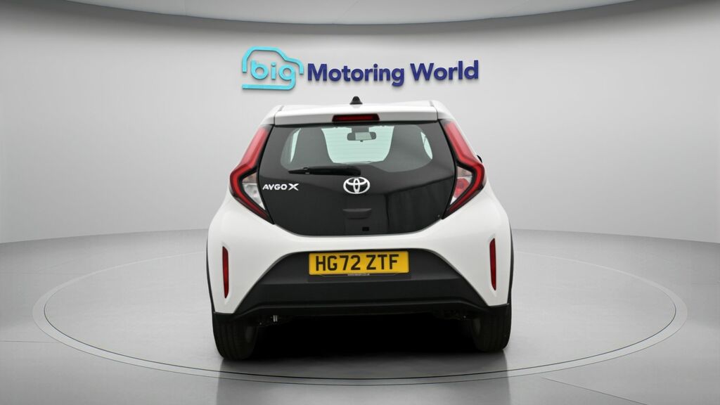 Toyota Aygo X Pure White #6