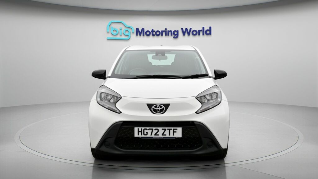 Toyota Aygo X Pure White #2