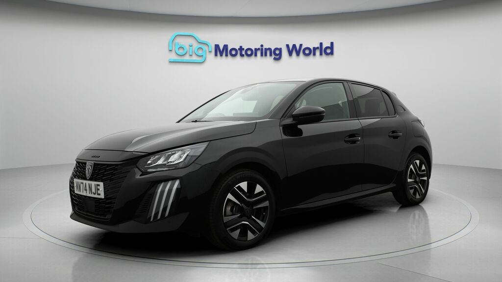 Peugeot 208 Allure Black #3
