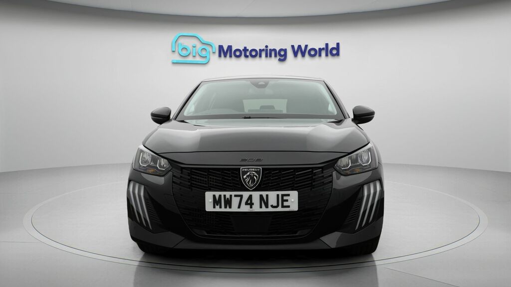 Peugeot 208 Allure Black #2