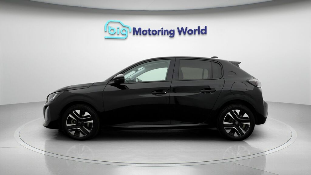 Peugeot 208 Allure Black #4