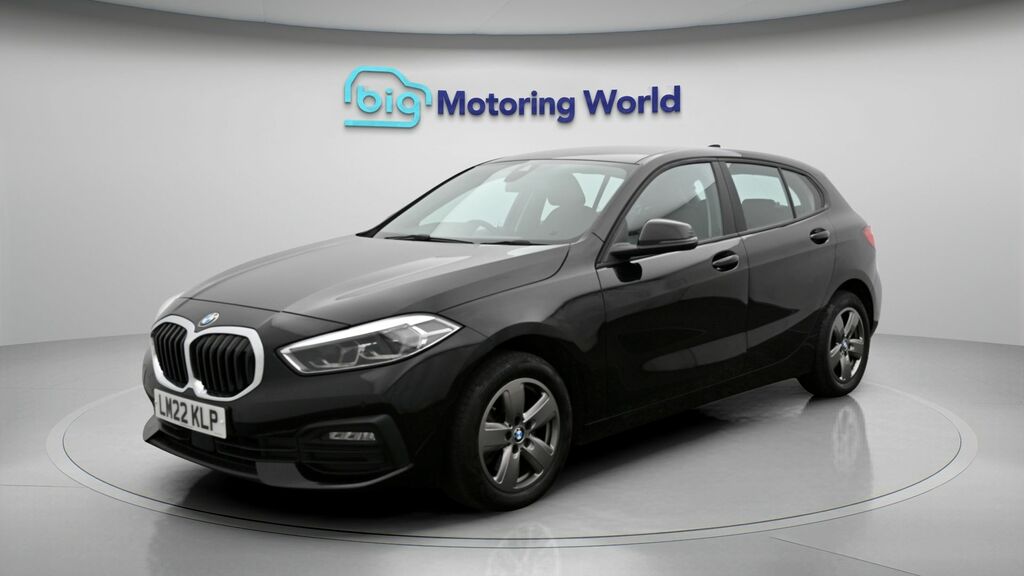 BMW 1 Series Se Black #3