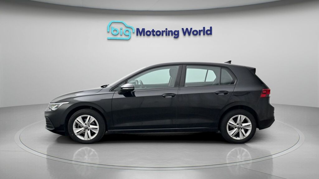 Volkswagen Golf Life Black #4