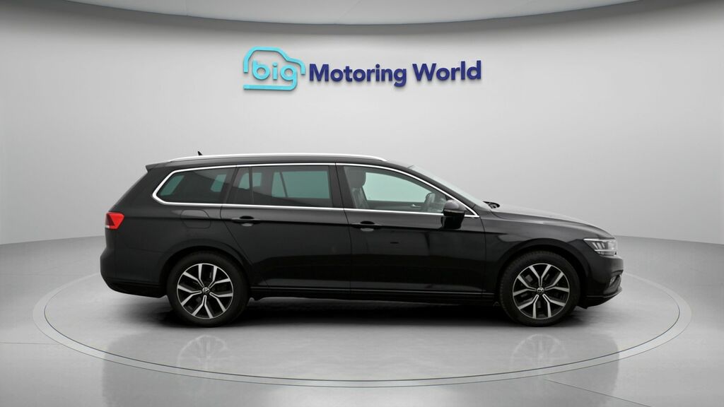 Volkswagen Passat Estate R-line 1.5 Tsi 150Ps 7-Speed Dsg White #8