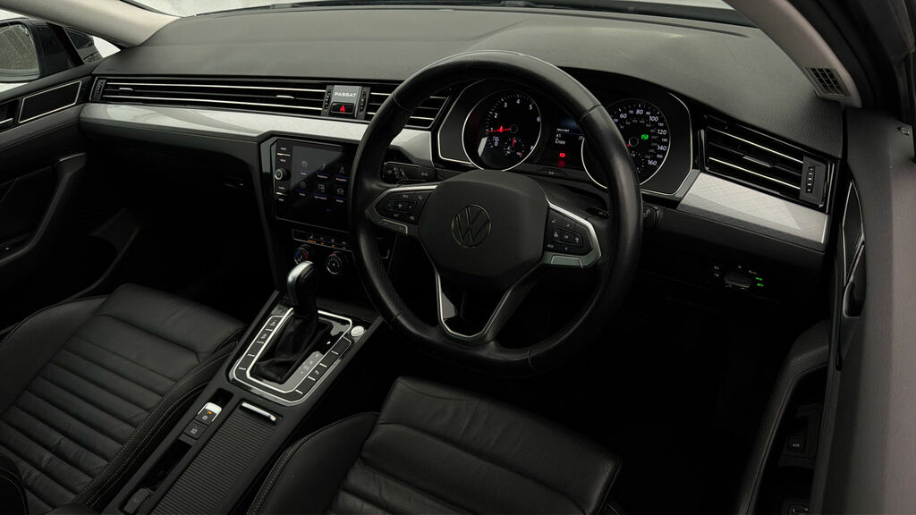Volkswagen Passat Estate R-line 1.5 Tsi 150Ps 7-Speed Dsg White #9