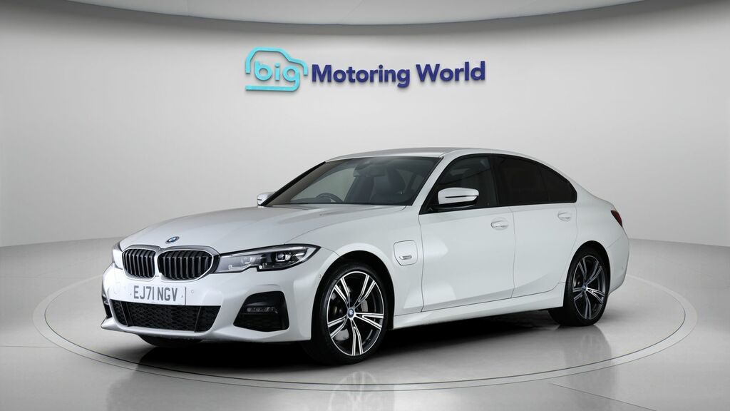 BMW 3 Series M Sport White #3