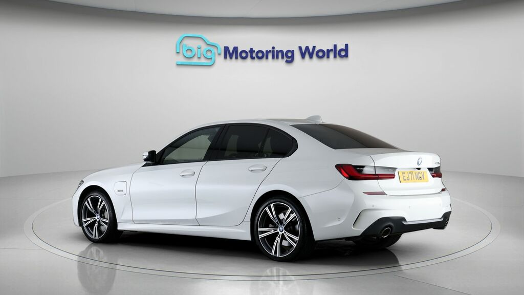 BMW 3 Series M Sport White #5